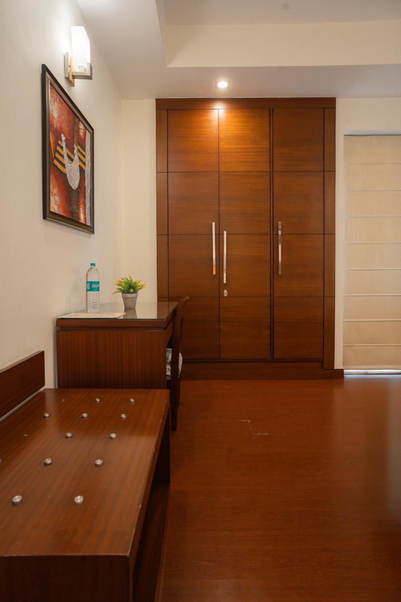 Ferienwohnung Ahuja Residency Noida Exterior foto